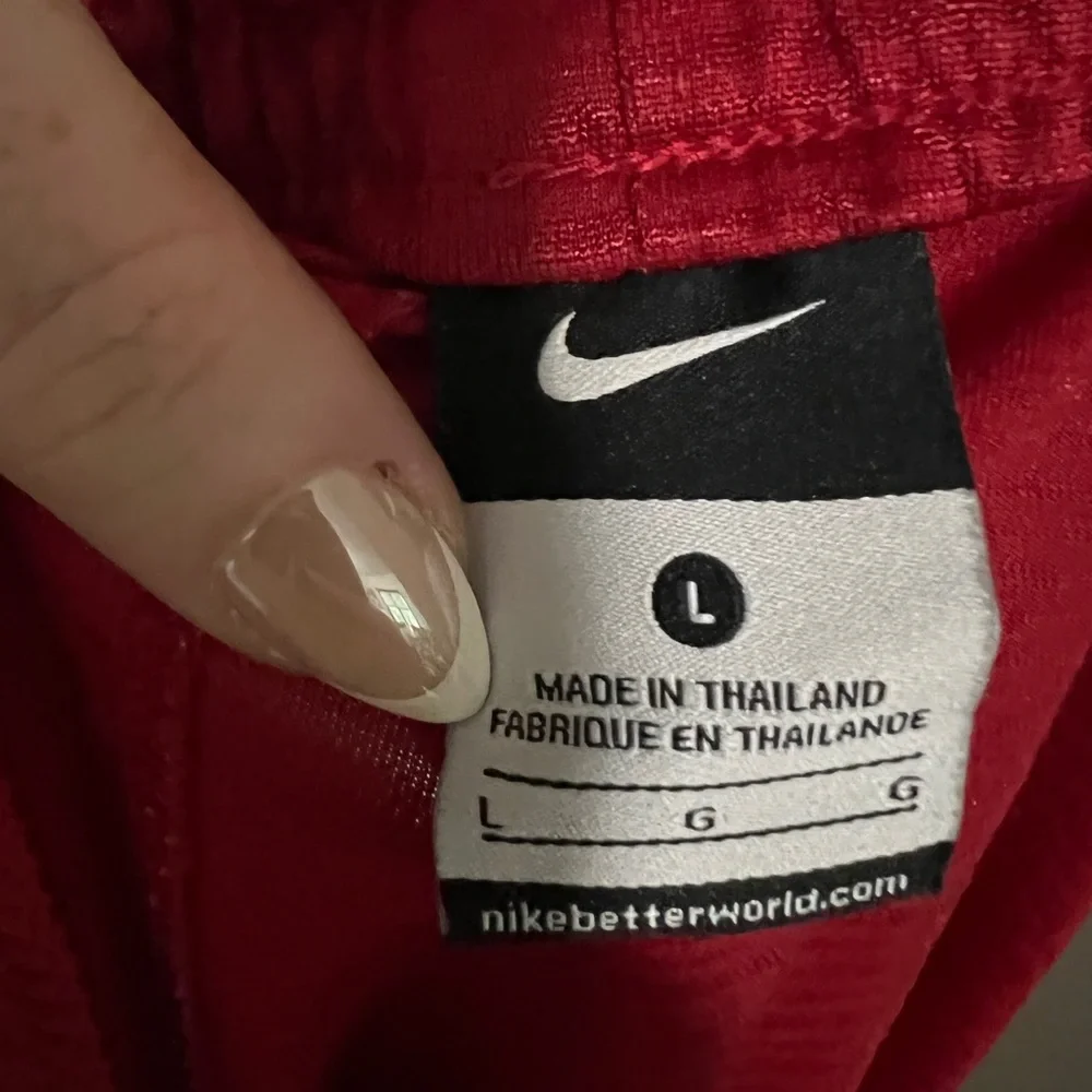 NIKE Classic Athletic Athleisure Basketball Shorts‎ Red and Black Men's Size L